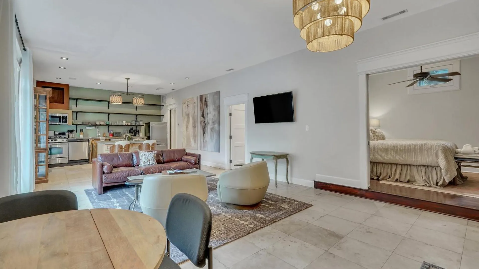 The Lincoln Loft, Near Forsyth Park With Free Parking Villa Savannah Holiday home